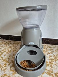 Distributore automatico di cibo per gatti o cani 