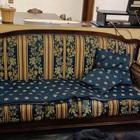 Coppia di divani legno massello e raso