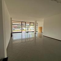 NEGOZIO A VILLA DEL CONTE