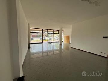 NEGOZIO A VILLA DEL CONTE