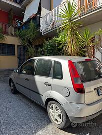 FIESTA 2004 - 140.000km