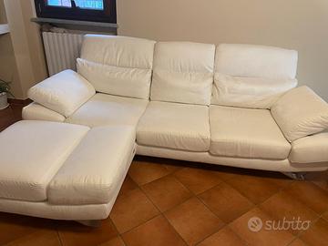 Divano con pouf