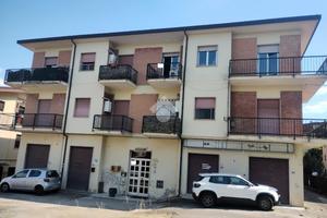 4 LOCALI A CASTROLIBERO