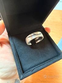 Anello da uomo in argento e diamanti neri