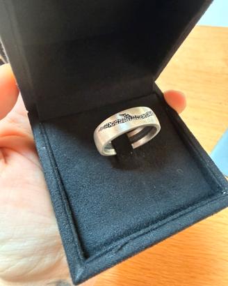 Anello da uomo in argento e diamanti neri