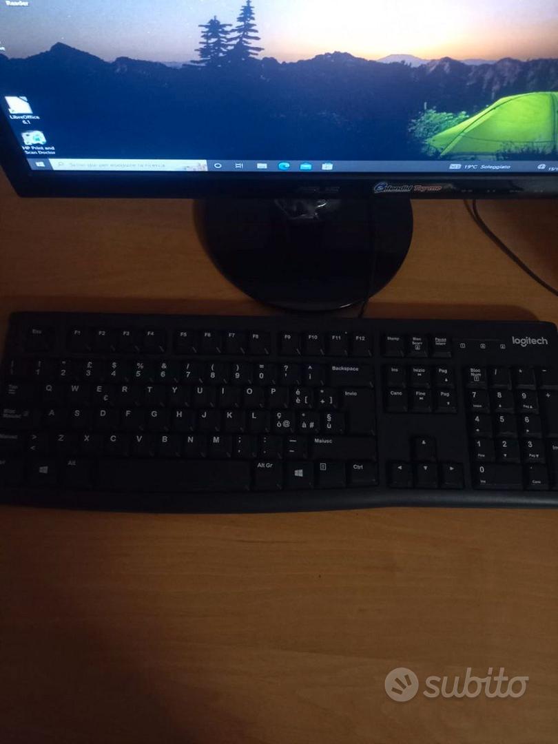 PC fisso + mouse e tastiera e tappetino + monitor - Informatica In vendita  a Novara