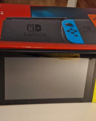 Nintendo Switch 32 GB -  4 giochi, SD, custodia