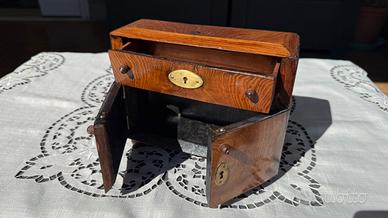 Antico Modellino di Credenza