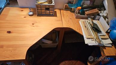 Scrivania IKEA in pino massiccio