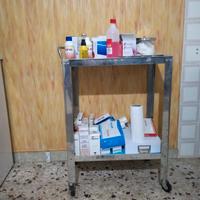 Carrello in acciaio inox per studio medico