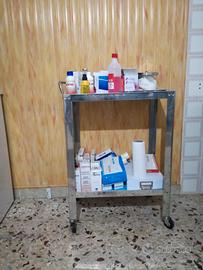 Carrello in acciaio inox per studio medico