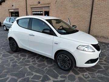 Lancia Ypsilon 1.0 FireFly 5 porte S&S Hybrid Silv