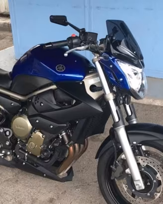 YAMAHA XJ6 con bauletto
