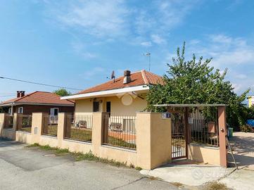 VILLA SINGOLA A SAN CARLO CANAVESE