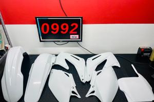 KIT PLASTICHE BIANCHE HM 50 7 PZ