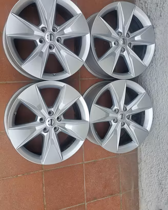 4 cerchi 18 originali Volvo XC 40 XC60 C30 C40 C70