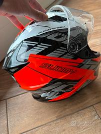 Casco suomy