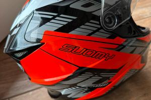 Casco suomy