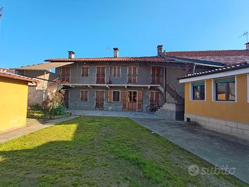 Vinovo - Ampia proprietà indipendente con cortile