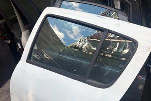 PORTA POSTERIORE SINISTRA DACIA SANDERO ANNO:2011