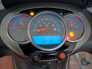 Piaggio Beverly 350 Sport