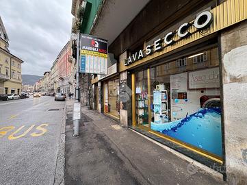 NEGOZIO A TRIESTE