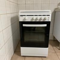 Cucina a gas e forno elettrico