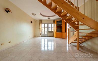 Appartamento di 130 m² con 4 locali a Ciampino