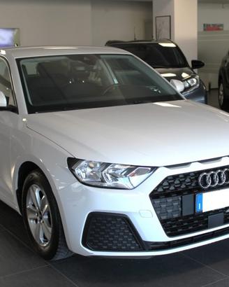 AUDI A1 SPB 1.0 TFSI 95 CV Identity Black