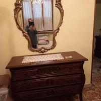 Comò e specchio in perfette condizioni 