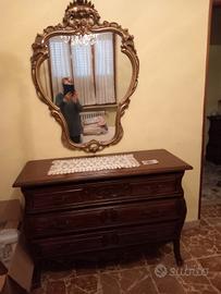 Comò e specchio in perfette condizioni 