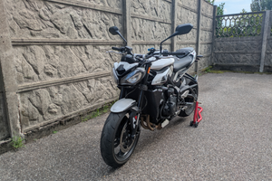 Triumph street triple 765 R