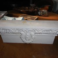 Capitello intagliato a mano