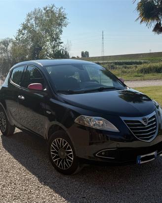 Lancia Y metano/benzina 2015, 157.000 km nera