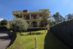Mascalucia splendida villa singola con piscina