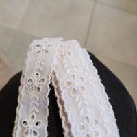 Scampolo grande di merletto San Gallo, bianco