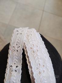 Scampolo grande di merletto San Gallo, bianco