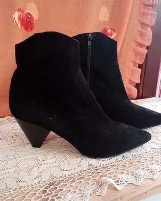 Scarpe nere alissia con tacchi a punta