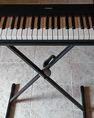 Tastiera yamaha piaggero np11