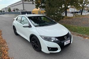 Honda Civic adatta neopatentati