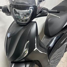 Beverly 300