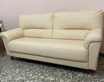 Divano 2 posti più 2 poltrone