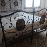 Letto matrimoniale in ferro