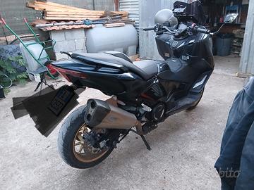 Akrapovic tmax560 
