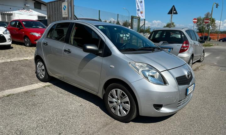 Toyota Yaris 1.0 5 porte