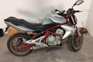 Moto Kawasaki Naked