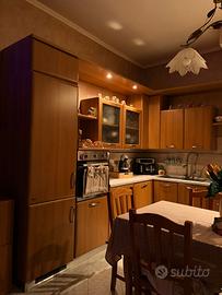 Cucina con tavolo e sedie SCAVOLINI