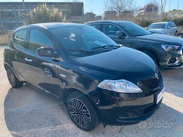 Lancia Ypsilon 1.0 FireFly 5 porte S&S Hybrid Silv