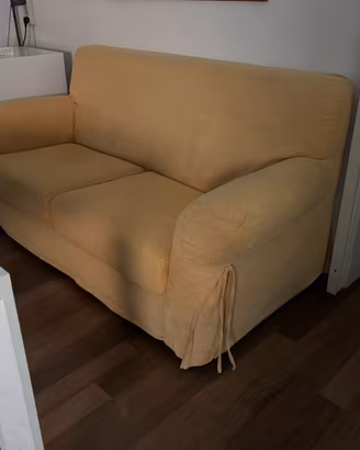 divano 2 posti