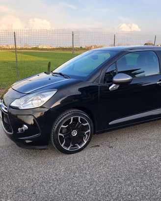 Ds DS3 3 1.2 VTi 82 Just Black full optional